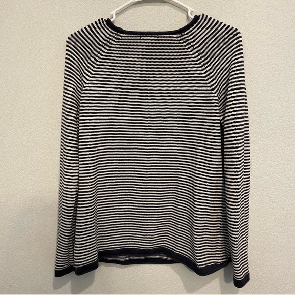 Eddie Bauer Navy Blue and White Striped Knit Oversized Coastal Sweater Medium - Picture 8 of 10